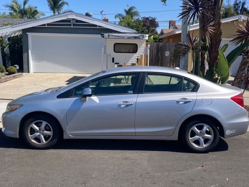 Used 2012 Honda Civic Natural Gas image 2