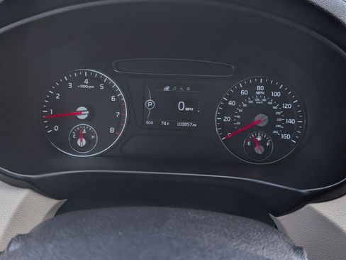 Used 2016 Kia Sorento LX w/ LX Convenience Package image 1