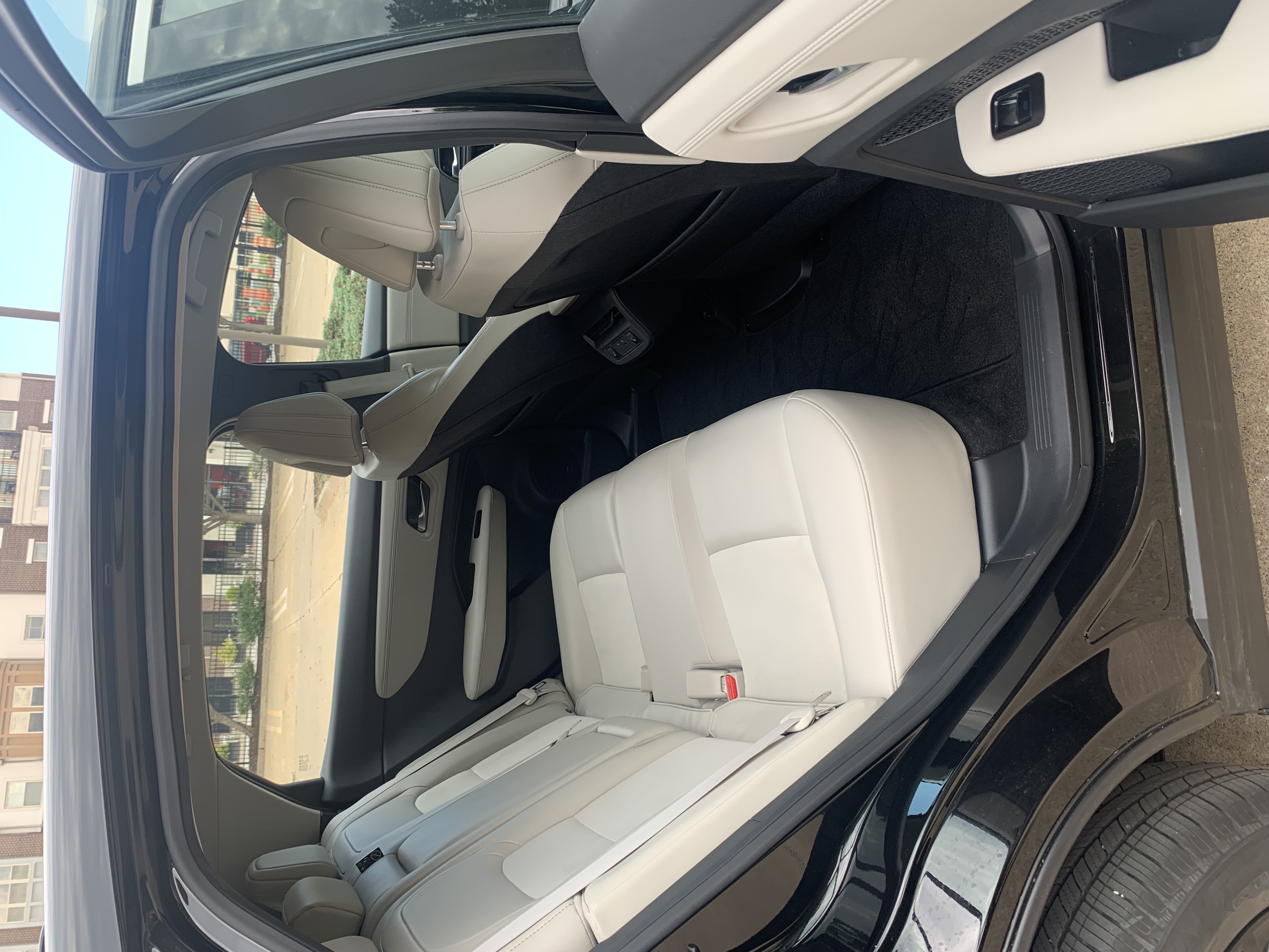 Used 2024 Nissan Ariya FWD image 10