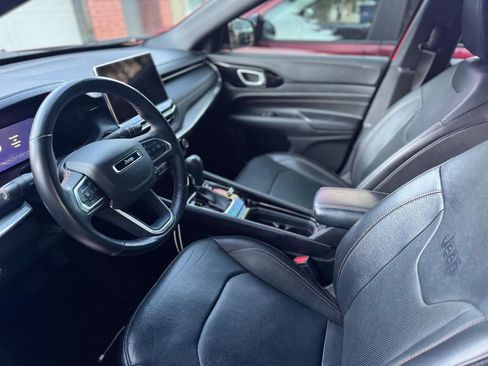 Used 2022 Jeep Compass Limited w/ (RED) Package image 5