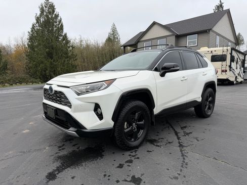 Used 2020 Toyota RAV4 XSE image 2