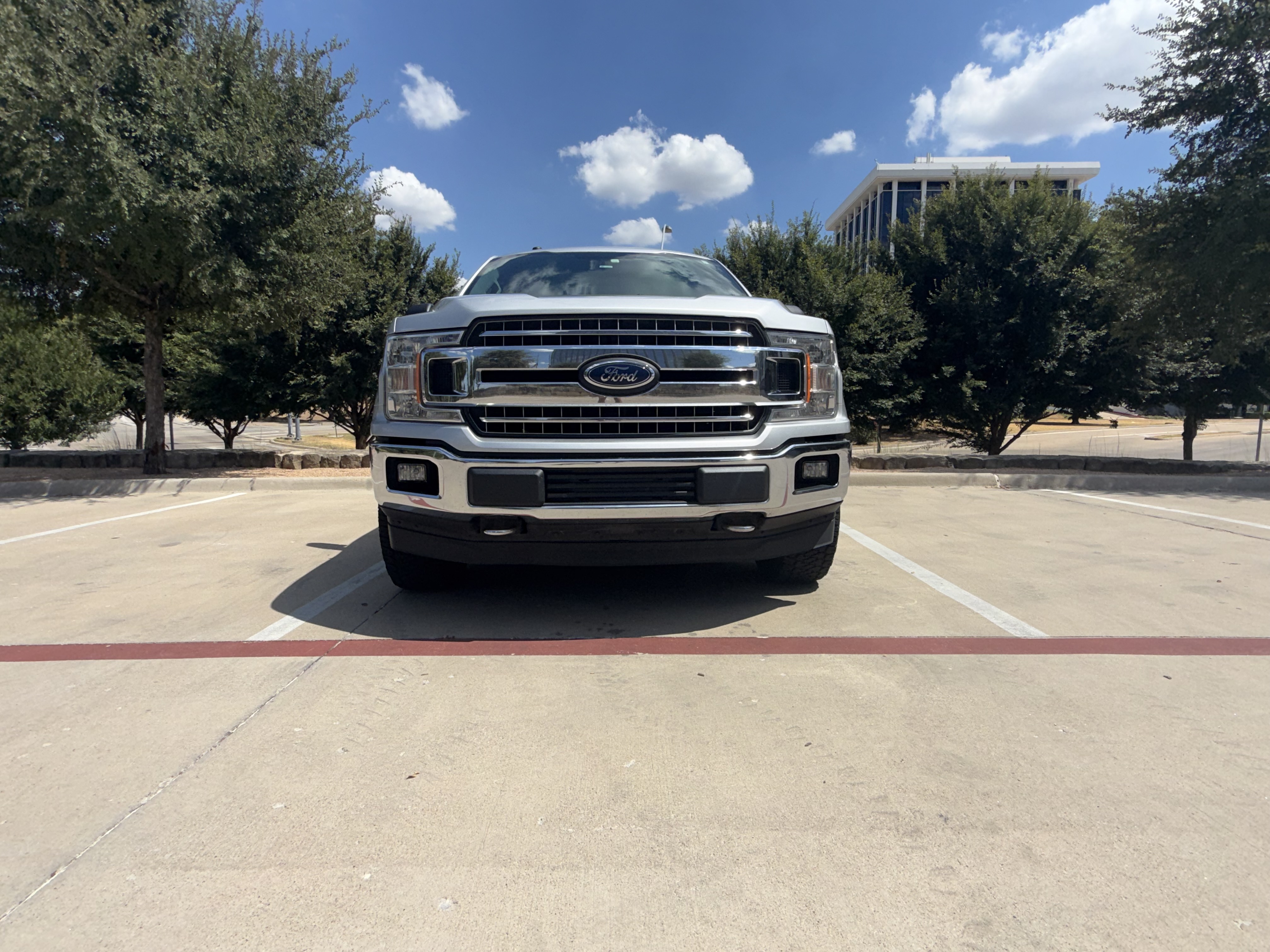 Used 2018 Ford F150 XLT w/ Equipment Group 302A Luxury AWD/4WD image 9