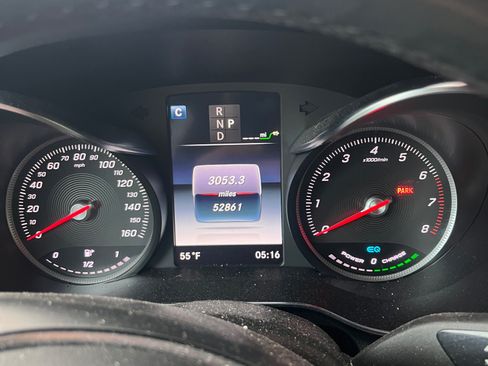 Used 2019 Mercedes-Benz GLC 350e 4MATIC image 5