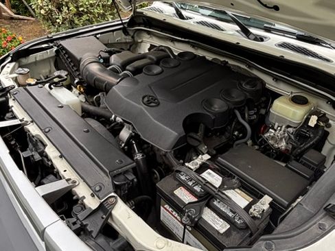 Used 2011 Toyota FJ Cruiser 4WD w/ Upgrade Pkg image 5