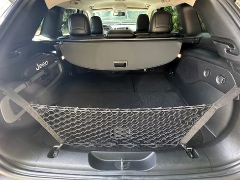 Used 2015 Jeep Cherokee Trailhawk w/ Comfort/Convenience Group AWD/4WD image 27