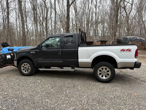 Used 2006 Ford F350 XL image 12
