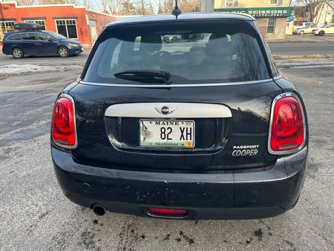 Used 2015 MINI Cooper 4-Door Hardtop image 5