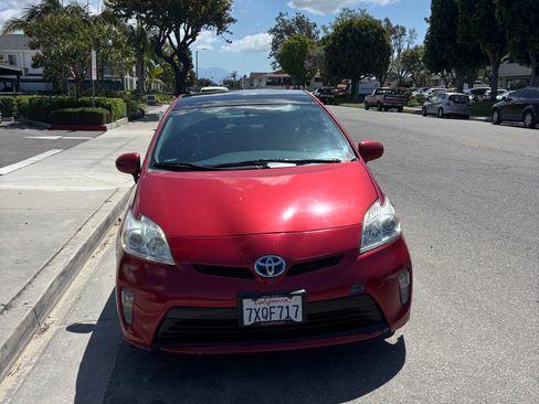 Used 2013 Toyota Prius Three w/ Solar Roof Pkg FWD image 4
