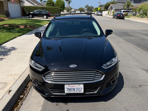 Used 2016 Ford Fusion Titanium FWD image 4