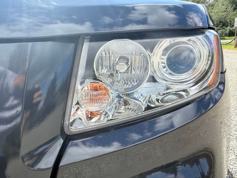 Used 2013 Jeep Grand Cherokee Overland w/ Advance Technology Group AWD/4WD image 15