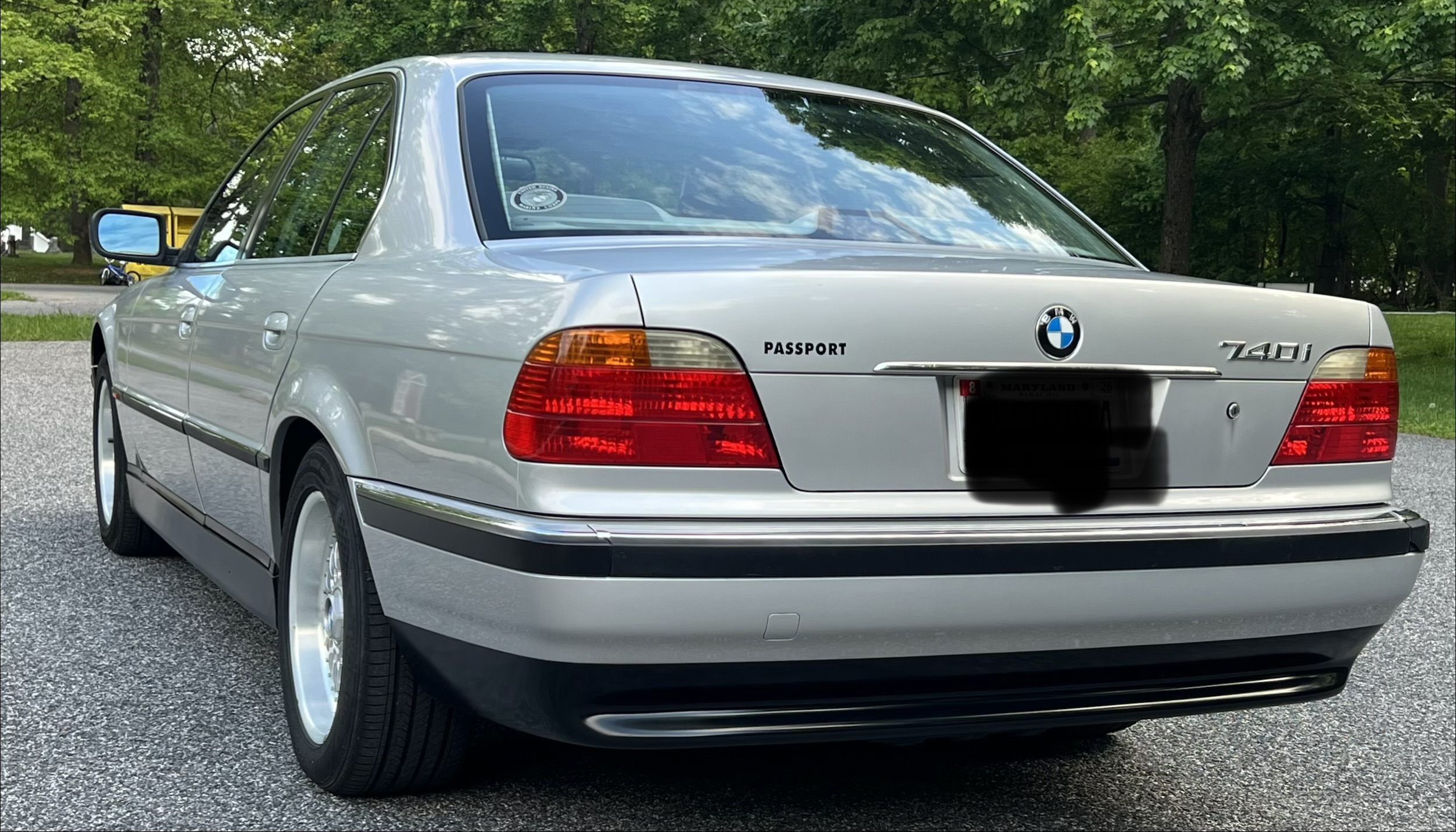 Used 2000 BMW 740i RWD image 4