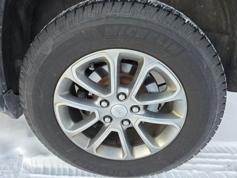 Used 2014 Jeep Grand Cherokee Limited image 12