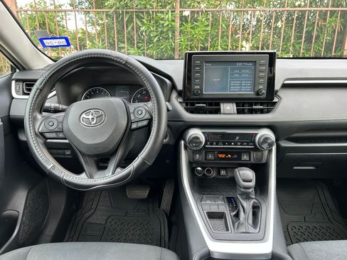 Used 2019 Toyota RAV4 XLE w/ Convenience Package image 14
