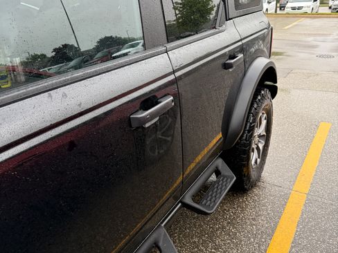 Used 2024 Ford Bronco Badlands image 8