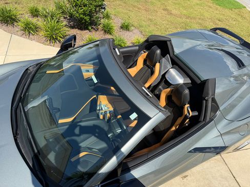 Used 2022 Chevrolet Corvette Stingray Preferred Conv w/ Z51 Performance Package RWD image 12