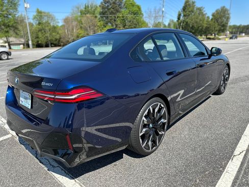 Used 2024 BMW 540i xDrive w/ M Sport Package image 10