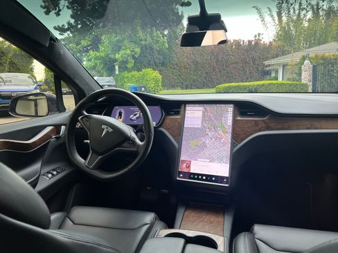 Used 2020 Tesla Model X AWD/4WD image 9