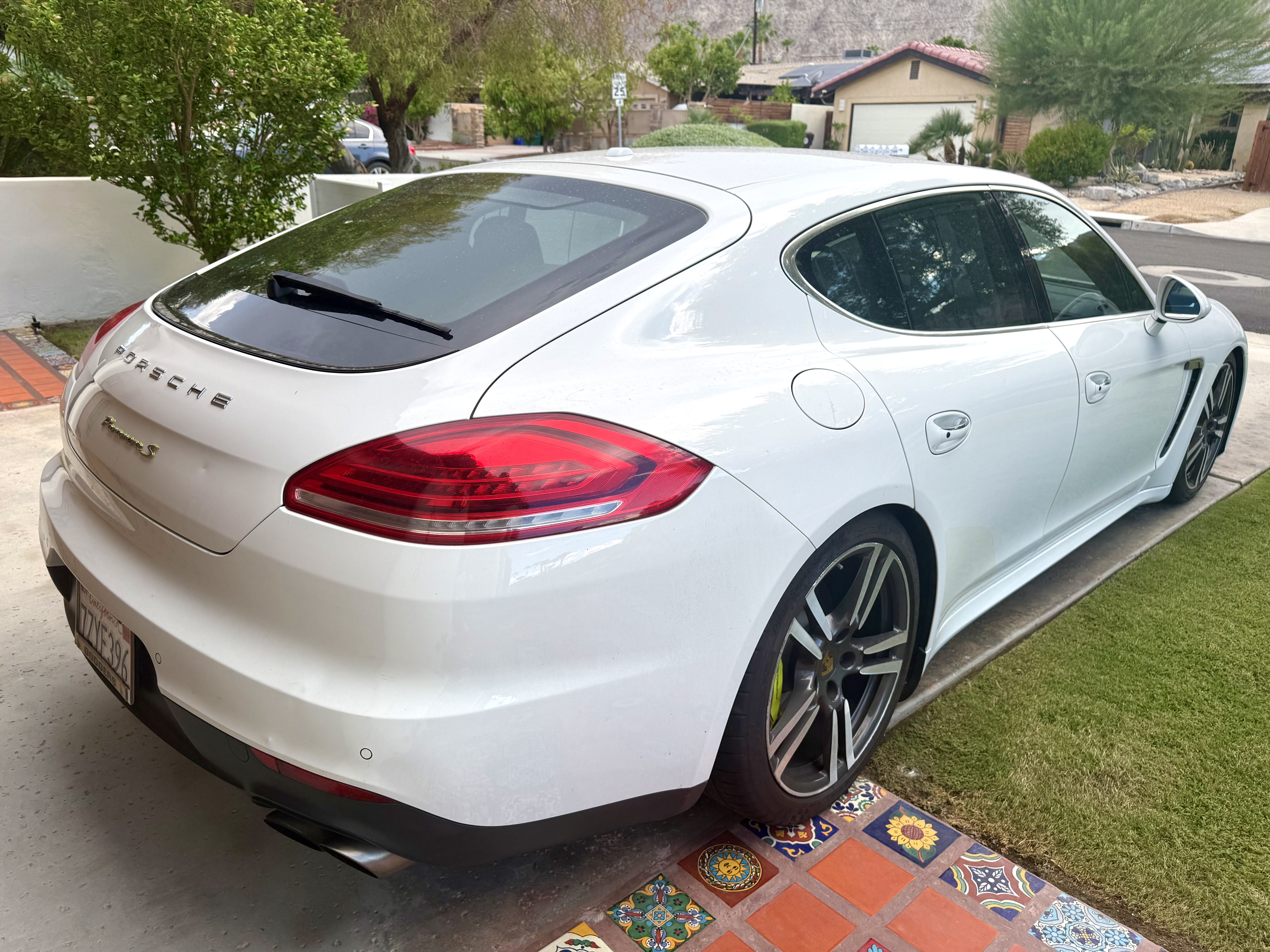 Used 2014 Porsche Panamera S RWD image 9