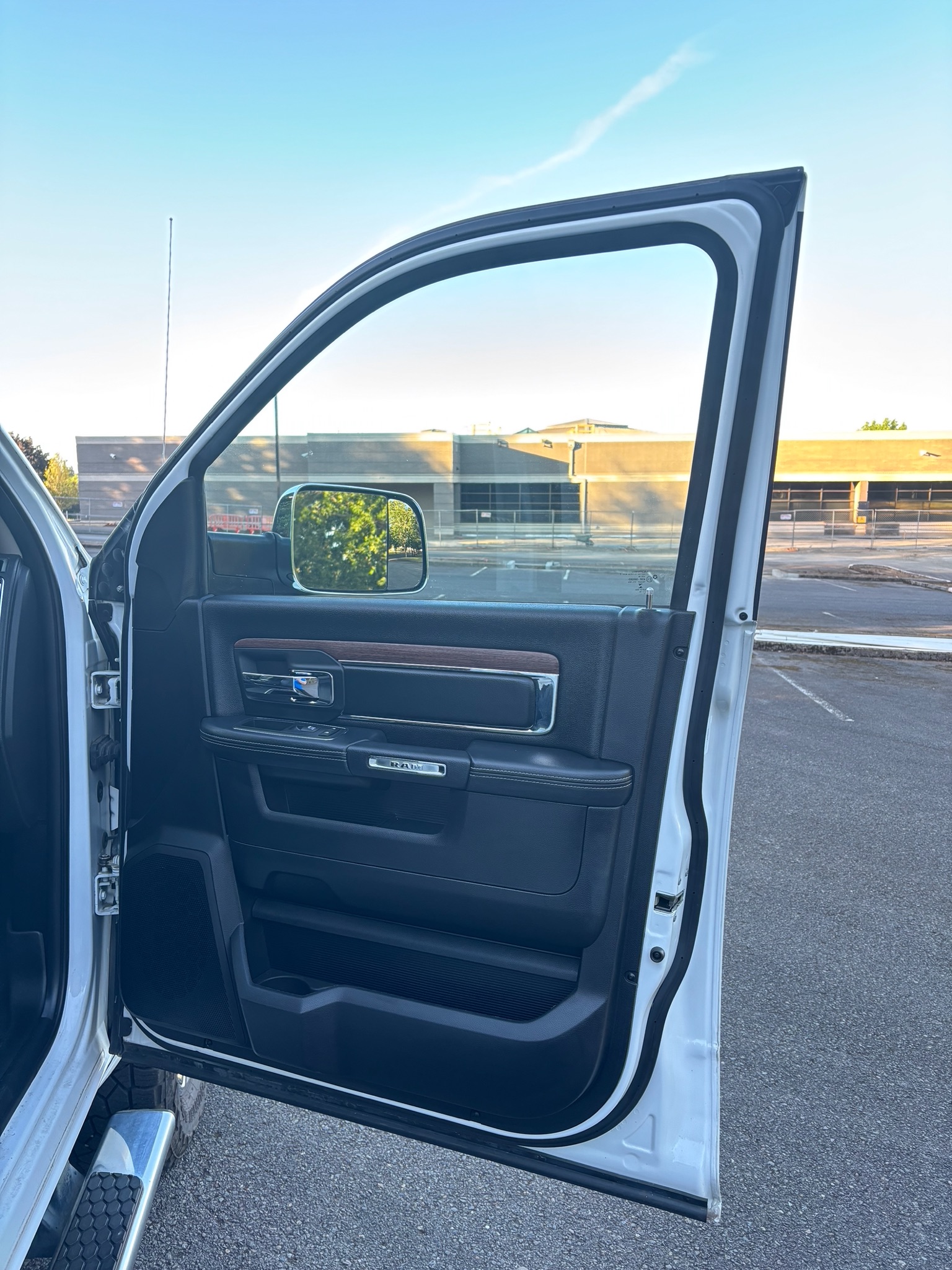 Used 2016 RAM 2500 Laramie AWD/4WD image 19