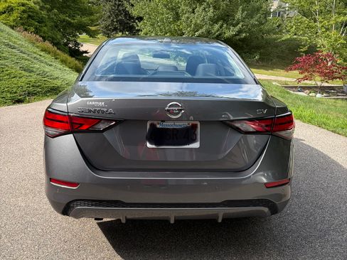 Used 2023 Nissan Sentra SV FWD image 2