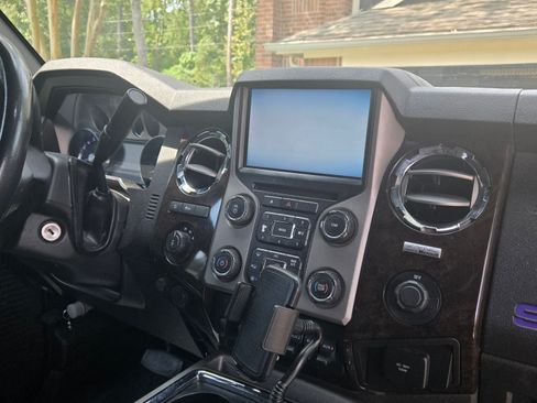 Used 2014 Ford F250 Platinum w/ FX4 Off-Road Package image 12