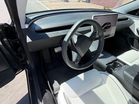 Used 2024 Tesla Model 3 Performance image 22