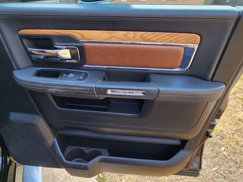 Used 2015 RAM 3500 Laramie Longhorn image 30