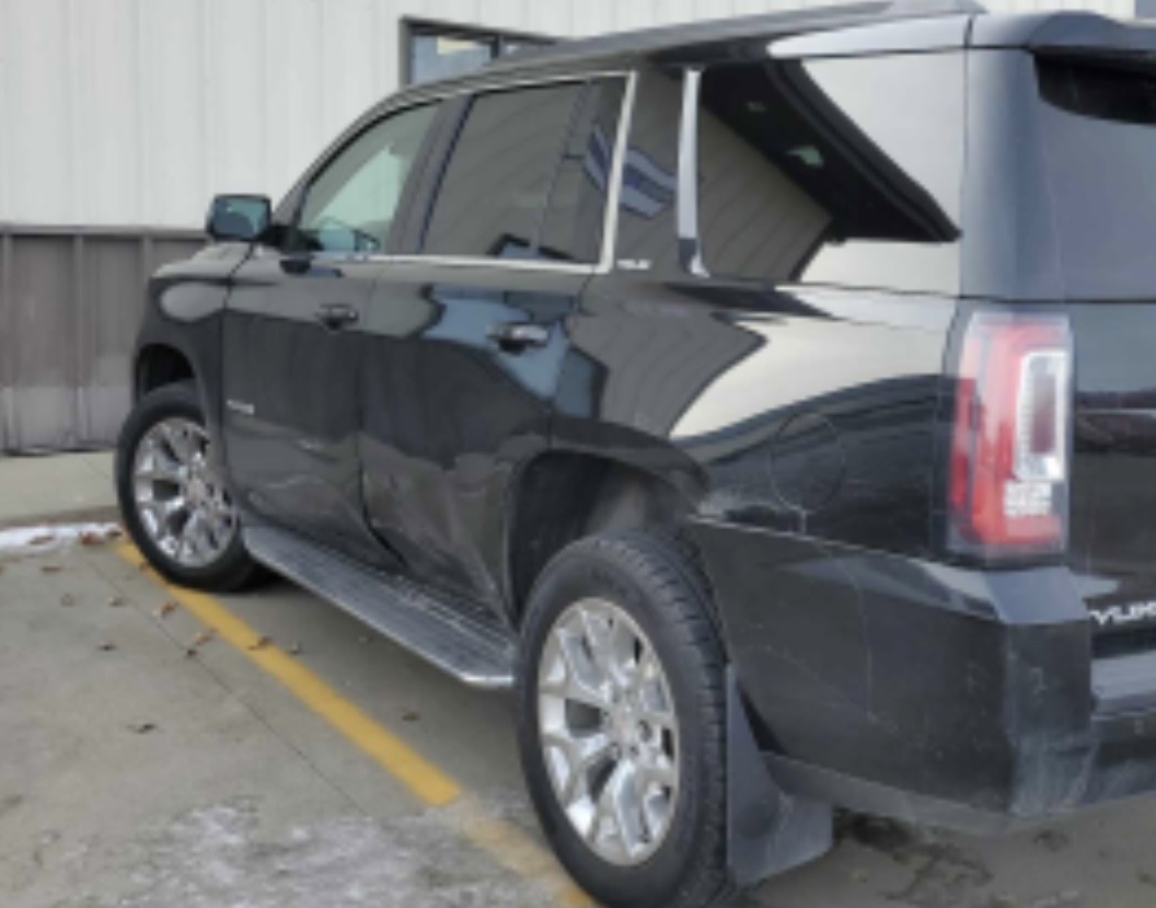 Used 2016 GMC Yukon SLE w/ Convenience Package AWD/4WD image 1