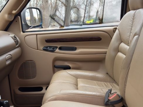 Used 1998 Dodge Ram 1500 Truck 4x4 Regular Cab image 13