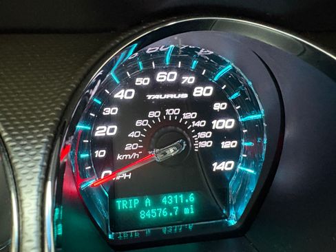 Used 2011 Ford Taurus SEL w/ 201A Rapid Spec Order Code image 6