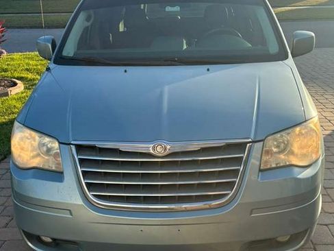 Used 2010 Chrysler Town & Country Touring image 1