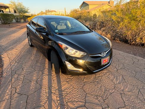 Used 2015 Hyundai Elantra SE w/ Option Group 02 FWD image 11