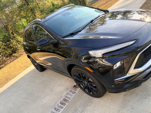 Used 2025 Buick Encore GX Sport Touring w/ Experience Buick Package image 2