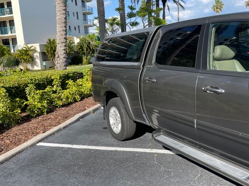 Used 2004 Toyota Tundra Limited image 9