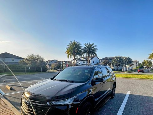 Used 2022 Chevrolet Traverse LS w/ Midnight/Sport Edition image 5