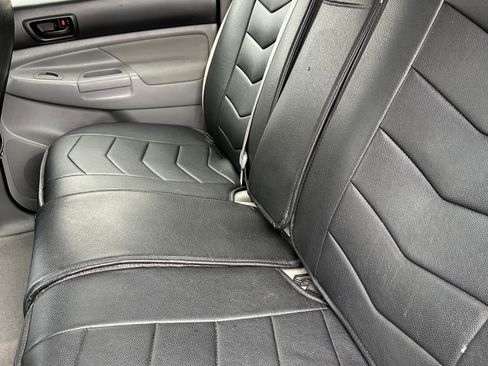 Used 2010 Toyota Tacoma 4x4 Double Cab image 9