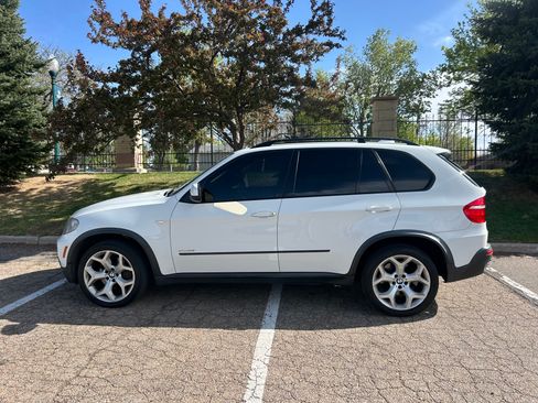 Used 2009 BMW X5 xDrive48i image 2