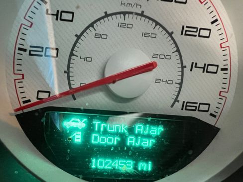 Used 2013 Dodge Challenger R/T RWD image 8