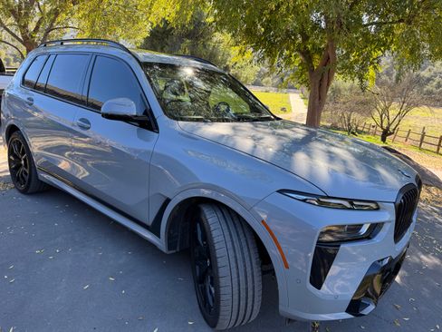 Used 2023 BMW X7 xDrive40i w/ Executive Package image 1