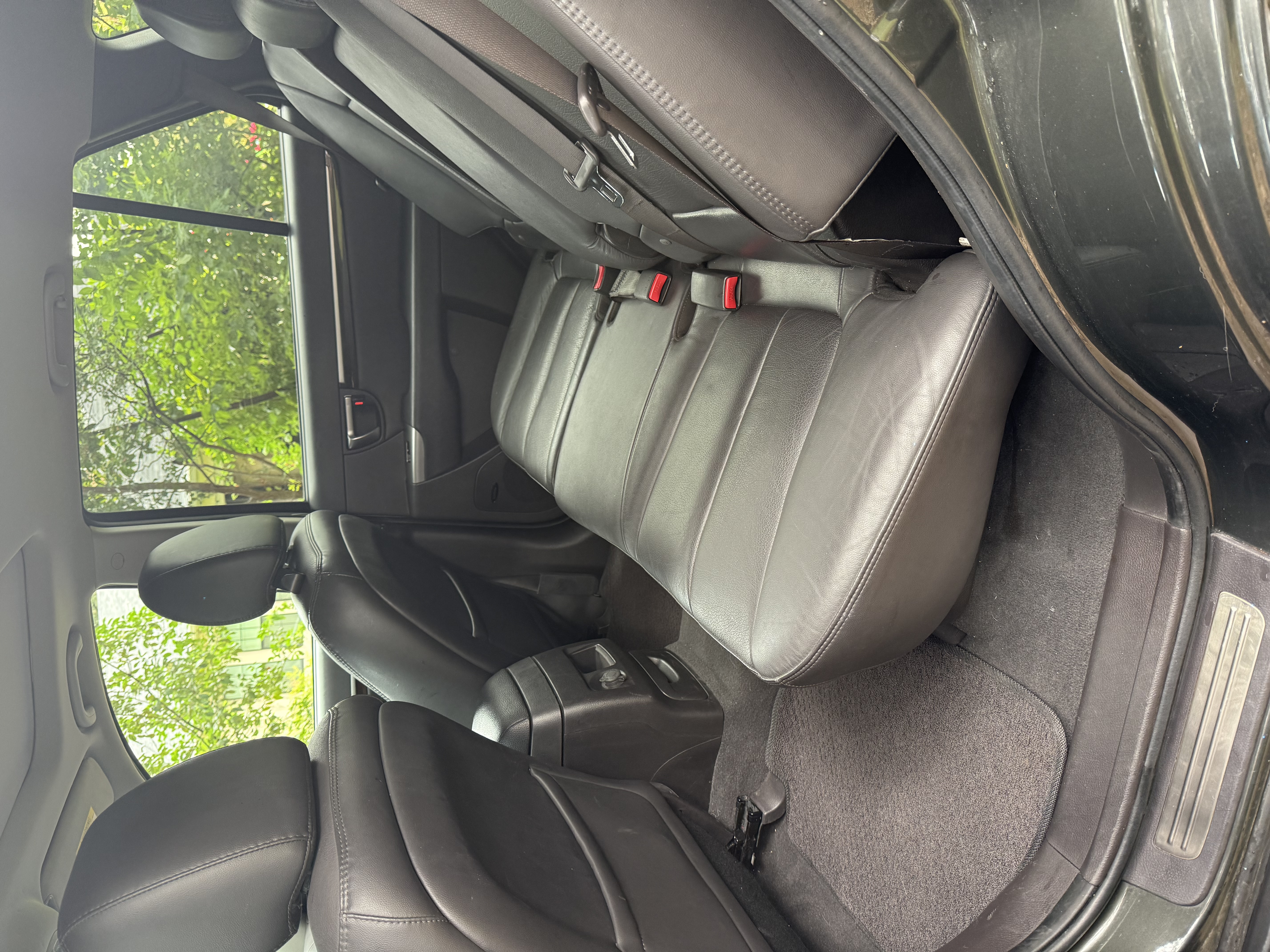 Used 2011 Hyundai Santa Fe Limited w/ Navigation Pkg 4 FWD image 9