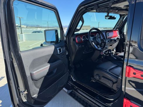 Used 2023 Jeep Wrangler Unlimited Rubicon w/ LED Lighting Group image 9