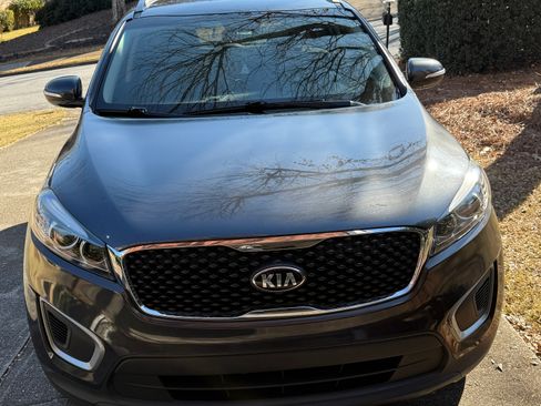 Used 2018 Kia Sorento LX image 1