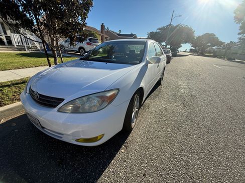 Used 2004 Toyota Camry LE image 4