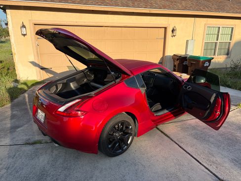 Used 2019 Nissan 370Z Coupe RWD image 8