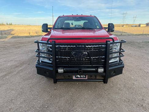 Used 2024 Ford F350 XLT image 4