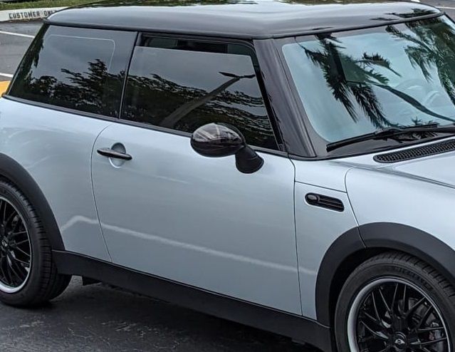 Used 2004 MINI Cooper Hardtop FWD image 12