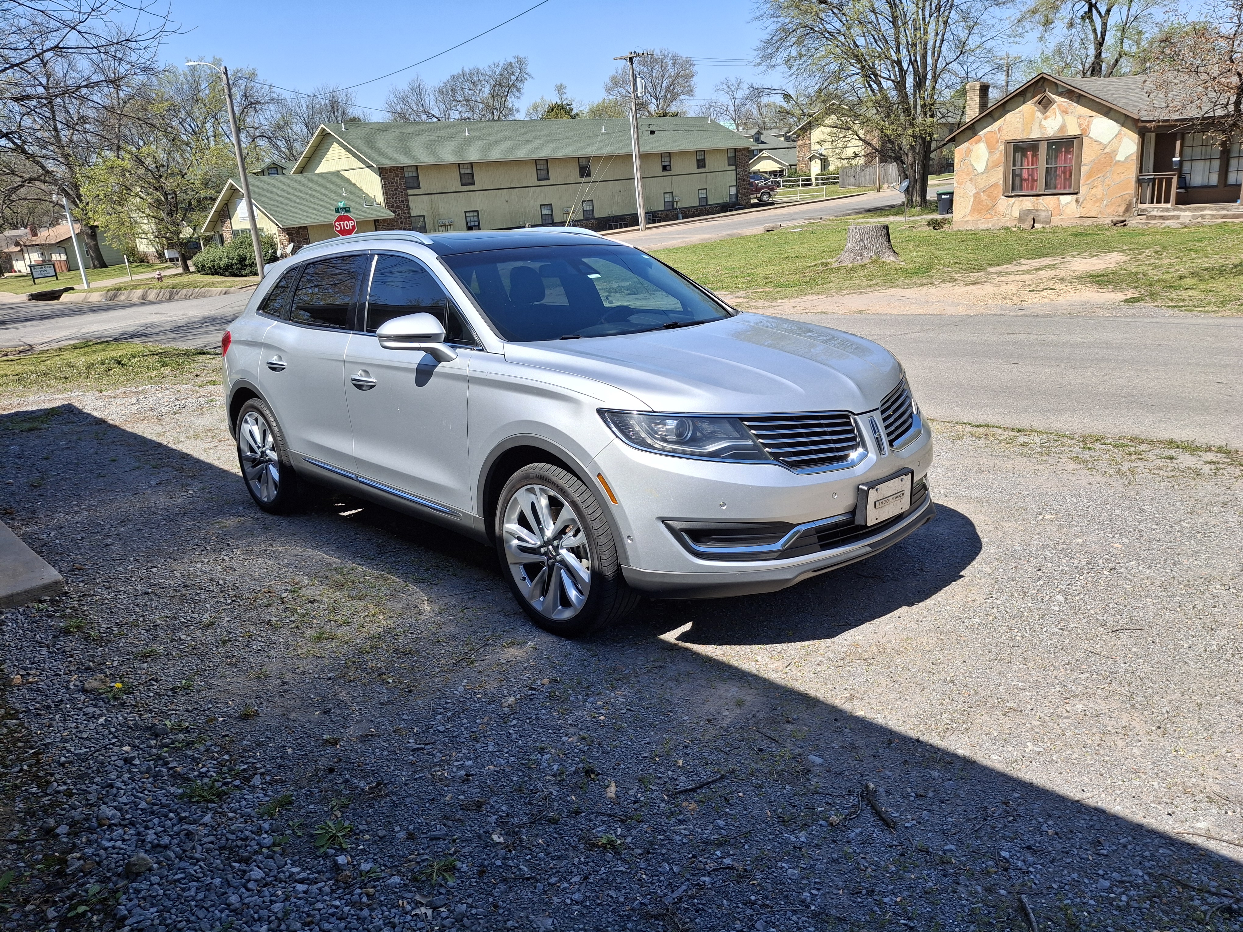 Used 2017 Lincoln MKX Reserve FWD image 10
