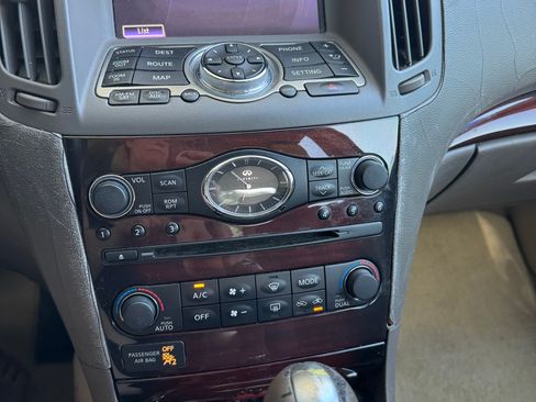 Used 2011 INFINITI G37 Journey w/ Premium Pkg RWD image 5