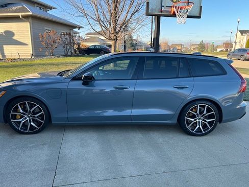 Used 2023 Volvo V60 T8 Polestar image 2