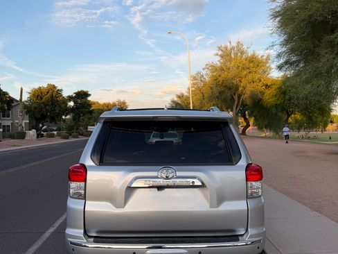 Used 2011 Toyota 4Runner SR5 w/ Convenience Pkg RWD image 6